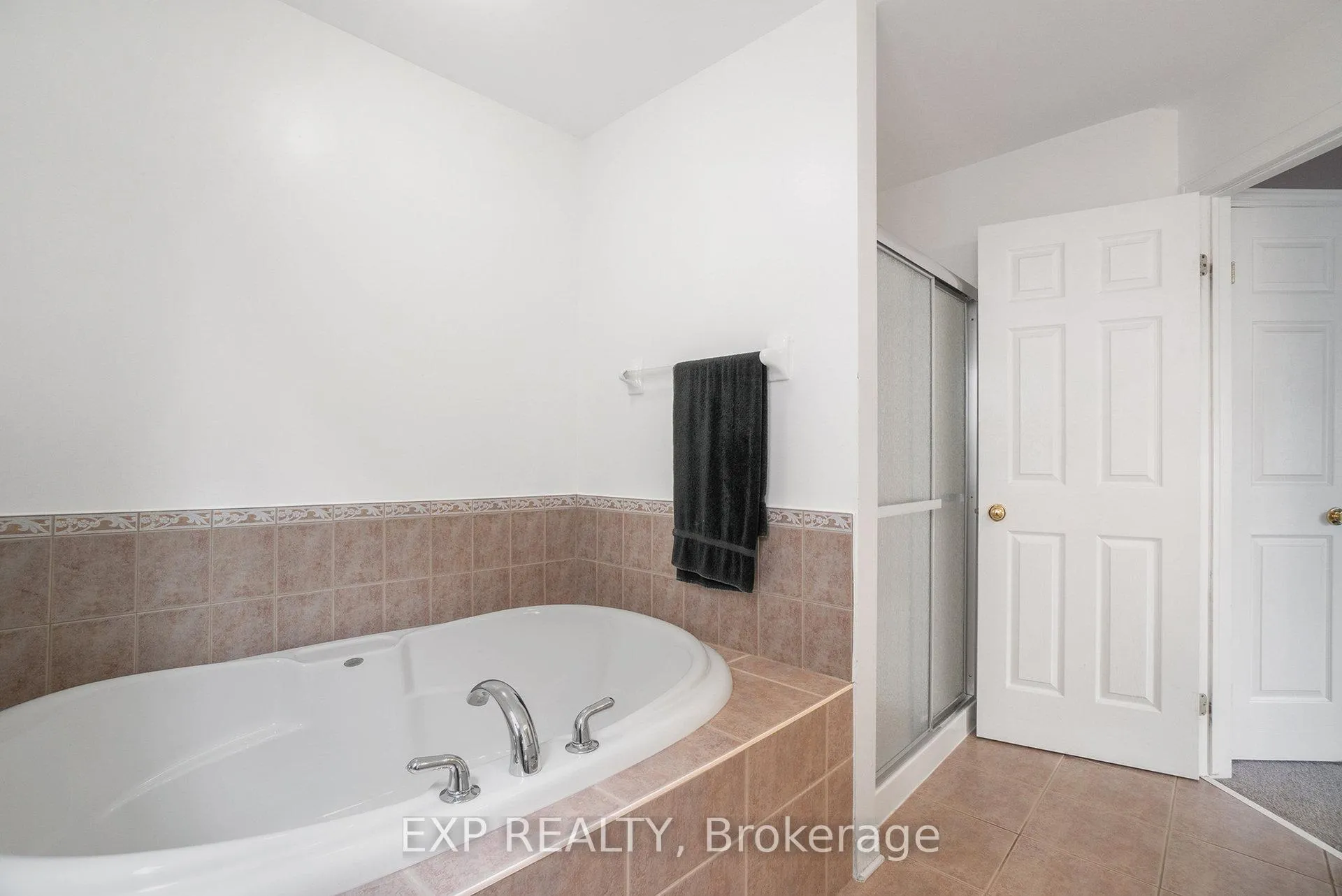 Photo 22 of 15 Escade Drive, Ottawa, Barrhaven East — HOMEH