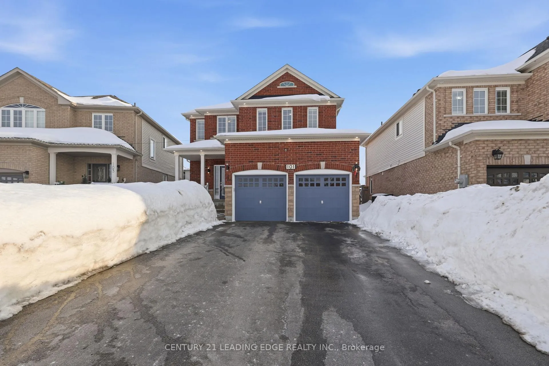 Photo 1 of 101 Monarchy Street, Barrie, Innis-Shore — HOMEH