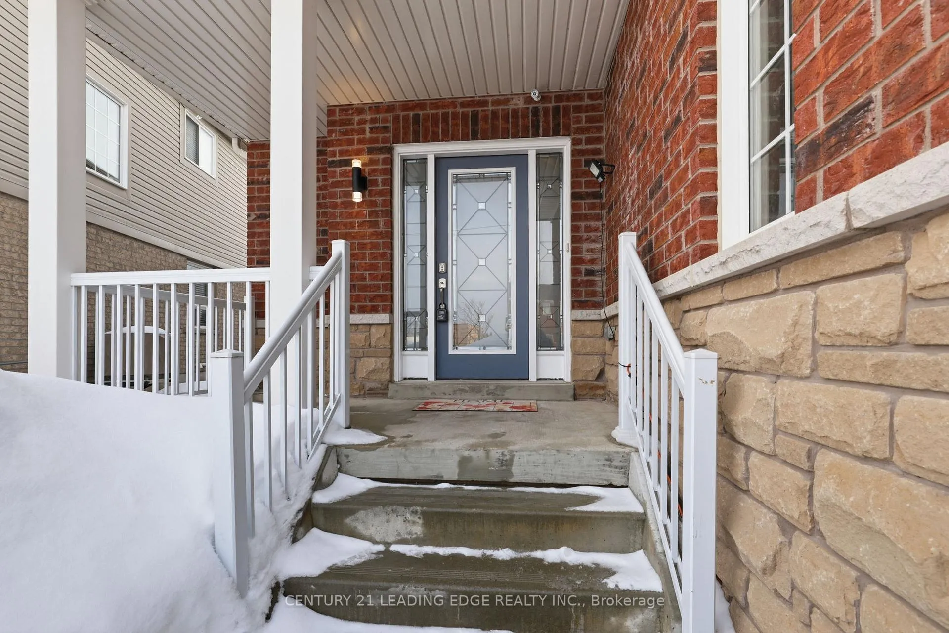 Photo 2 of 101 Monarchy Street, Barrie, Innis-Shore — HOMEH