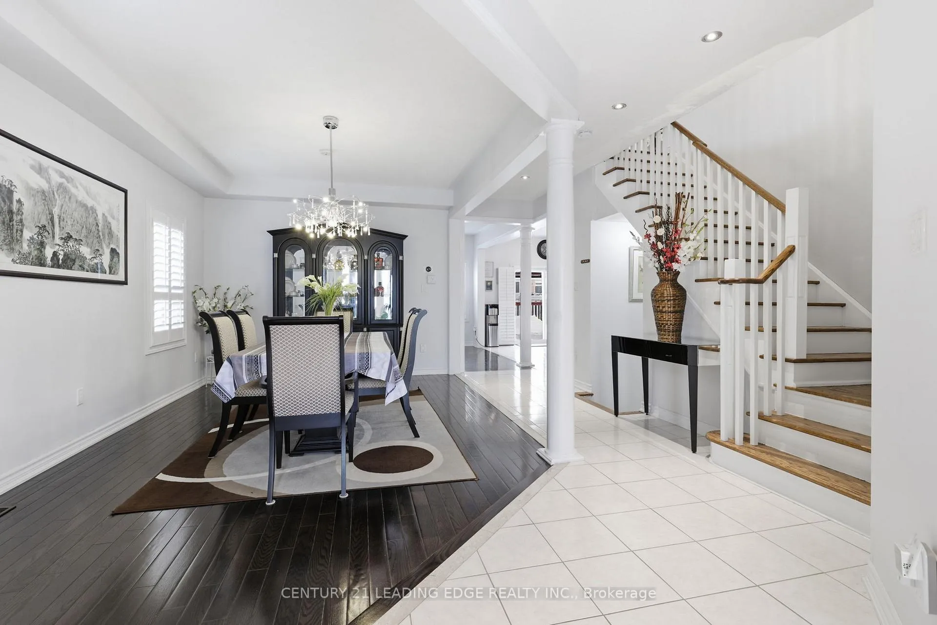 Photo 3 of 101 Monarchy Street, Barrie, Innis-Shore — HOMEH