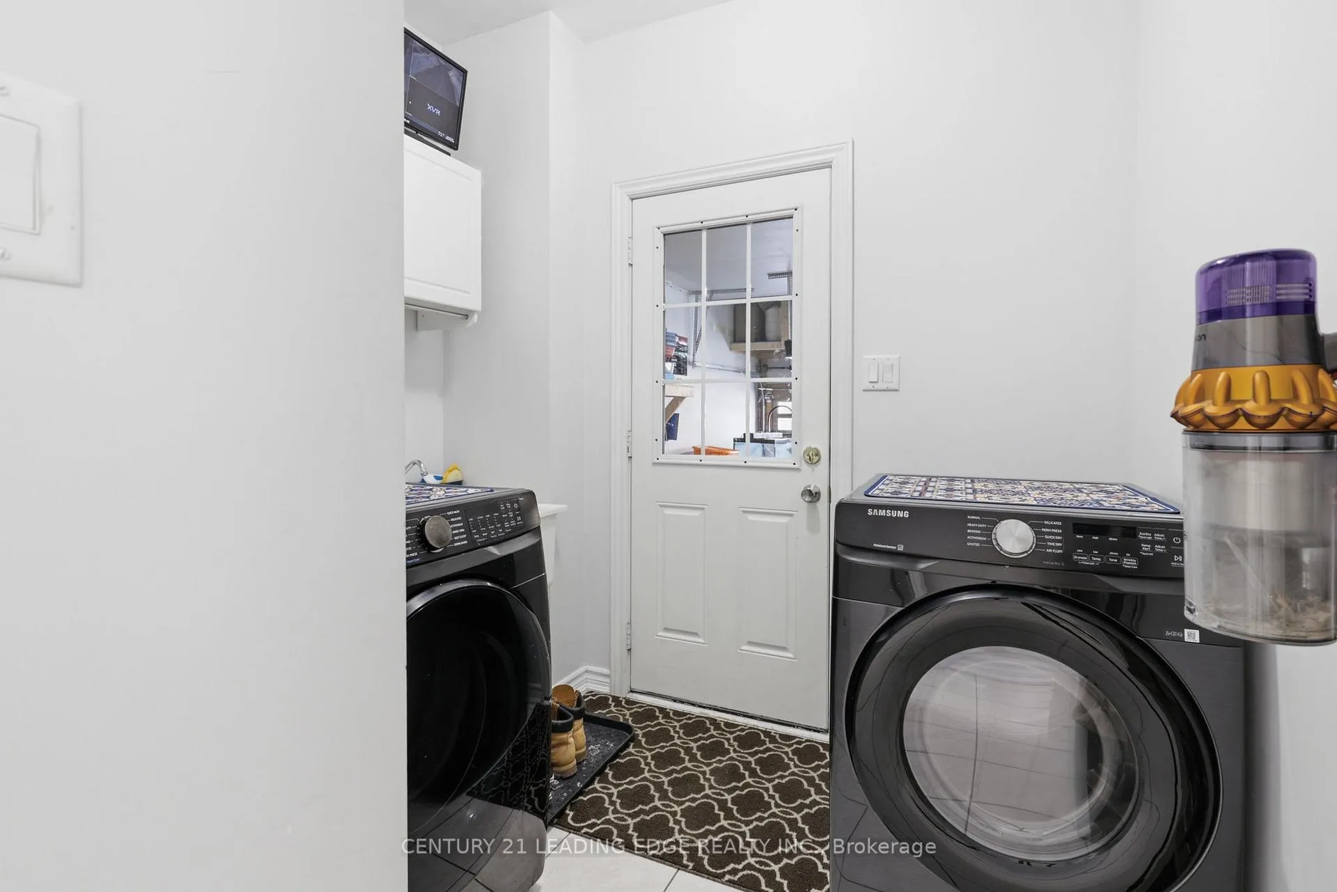 Photo 11 of 101 Monarchy Street, Barrie, Innis-Shore — HOMEH