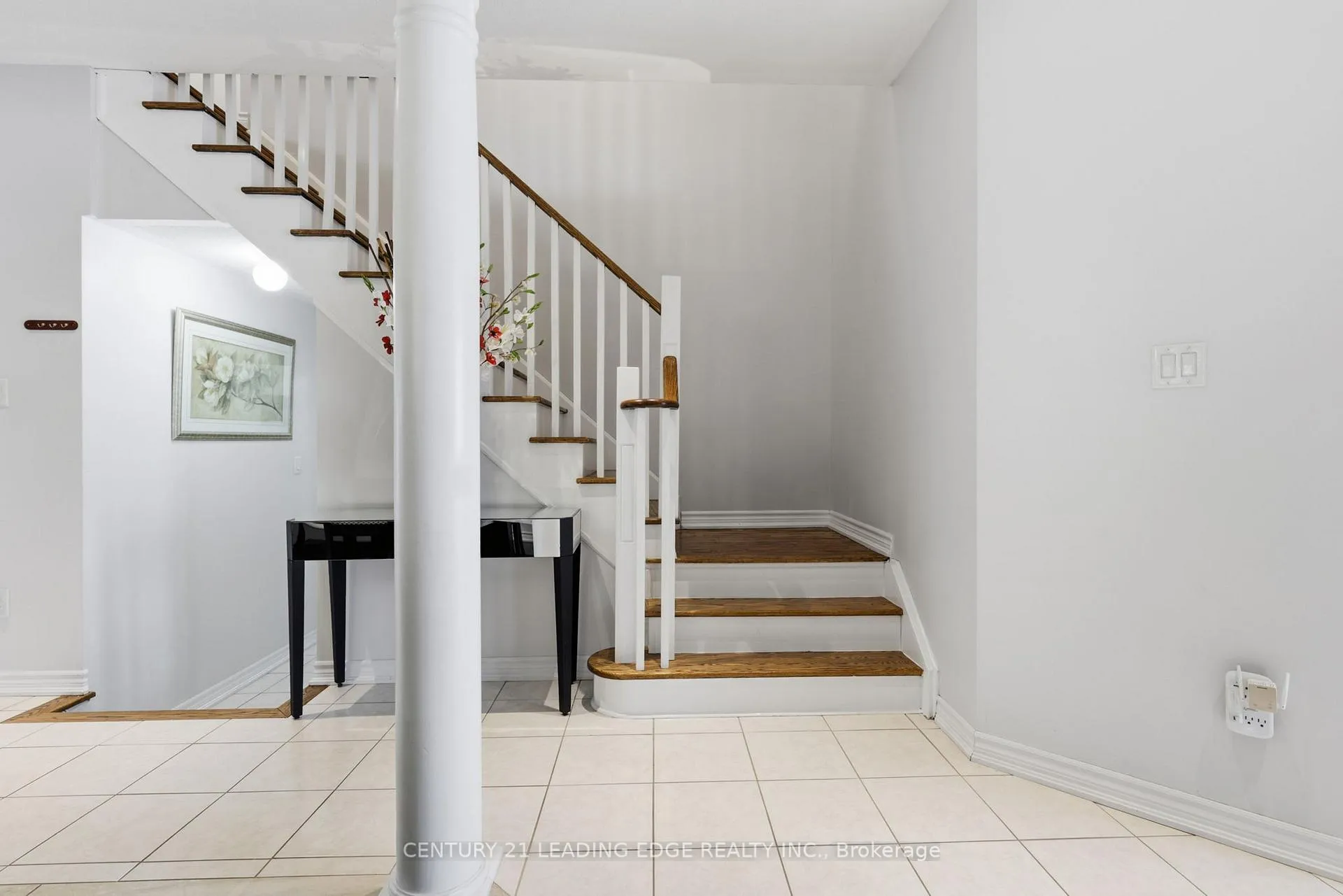 Photo 12 of 101 Monarchy Street, Barrie, Innis-Shore — HOMEH