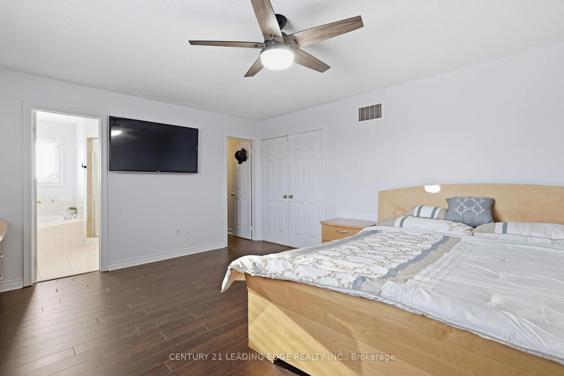 Photo 21 of 101 Monarchy Street, Barrie, Innis-Shore — HOMEH