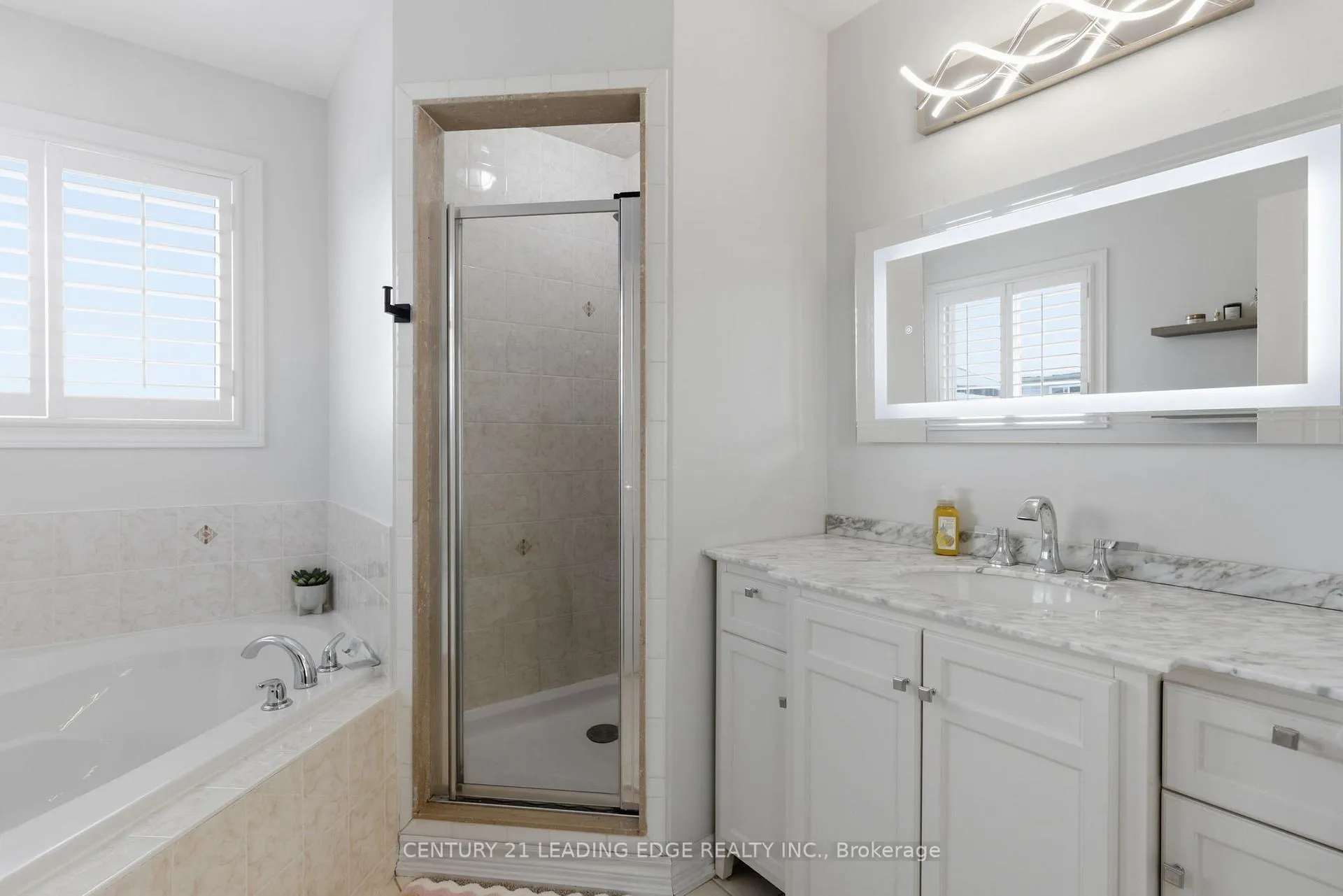 Photo 22 of 101 Monarchy Street, Barrie, Innis-Shore — HOMEH