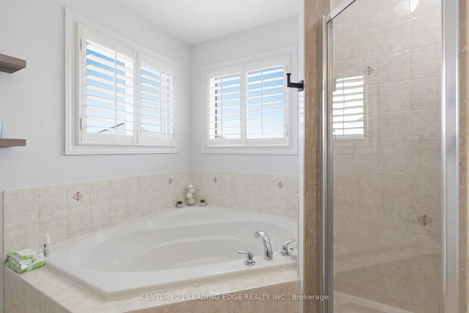 Photo 23 of 101 Monarchy Street, Barrie, Innis-Shore — HOMEH
