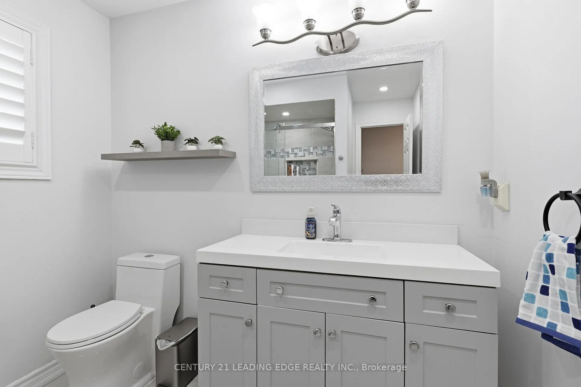 Photo 24 of 101 Monarchy Street, Barrie, Innis-Shore — HOMEH