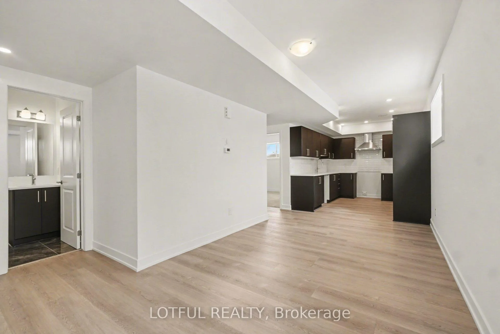 Photo 7 of Unit B, 540 Tahoe Heights, Ottawa, Leitrim — HOMEH