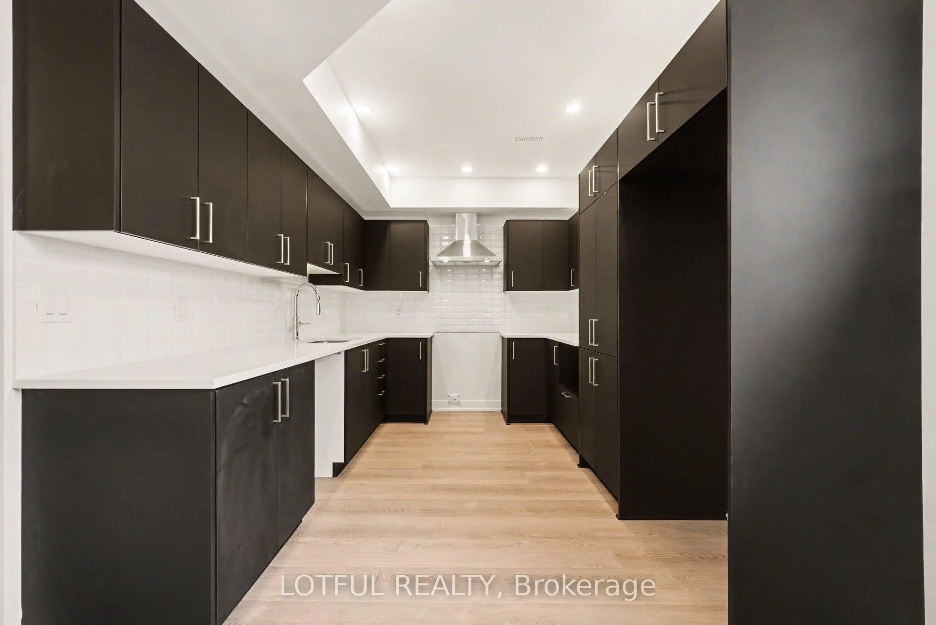Photo 8 of Unit B, 540 Tahoe Heights, Ottawa, Leitrim — HOMEH
