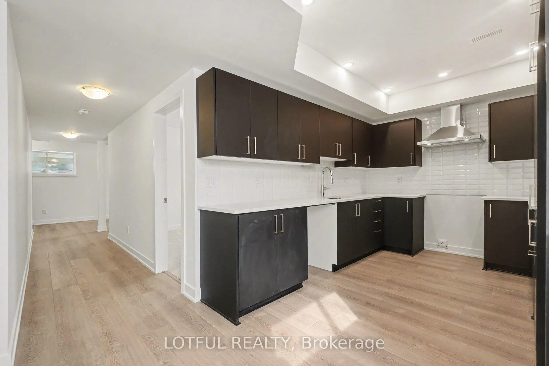 Photo 9 of Unit B, 540 Tahoe Heights, Ottawa, Leitrim — HOMEH