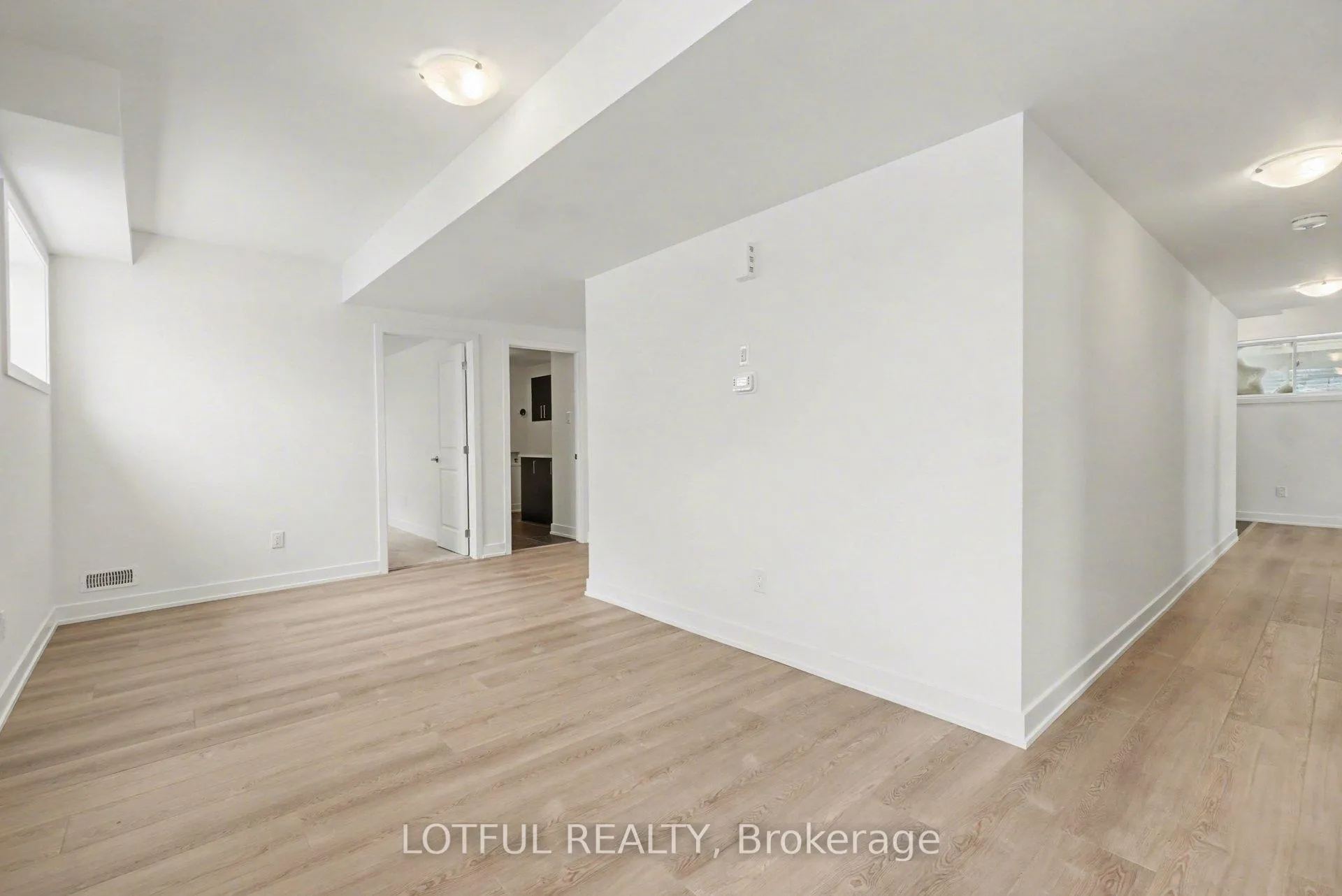 Photo 10 of Unit B, 540 Tahoe Heights, Ottawa, Leitrim — HOMEH