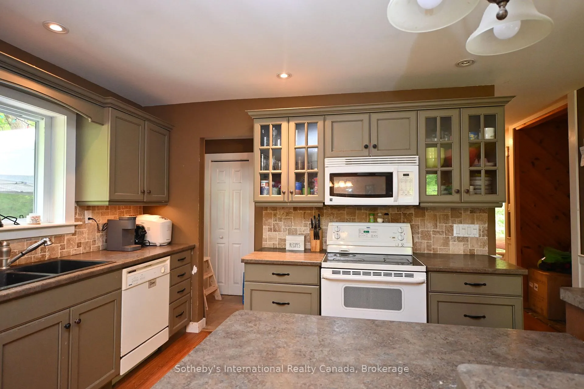 Photo 9 of 48 Miller Drive, McDougall — HOMEH
