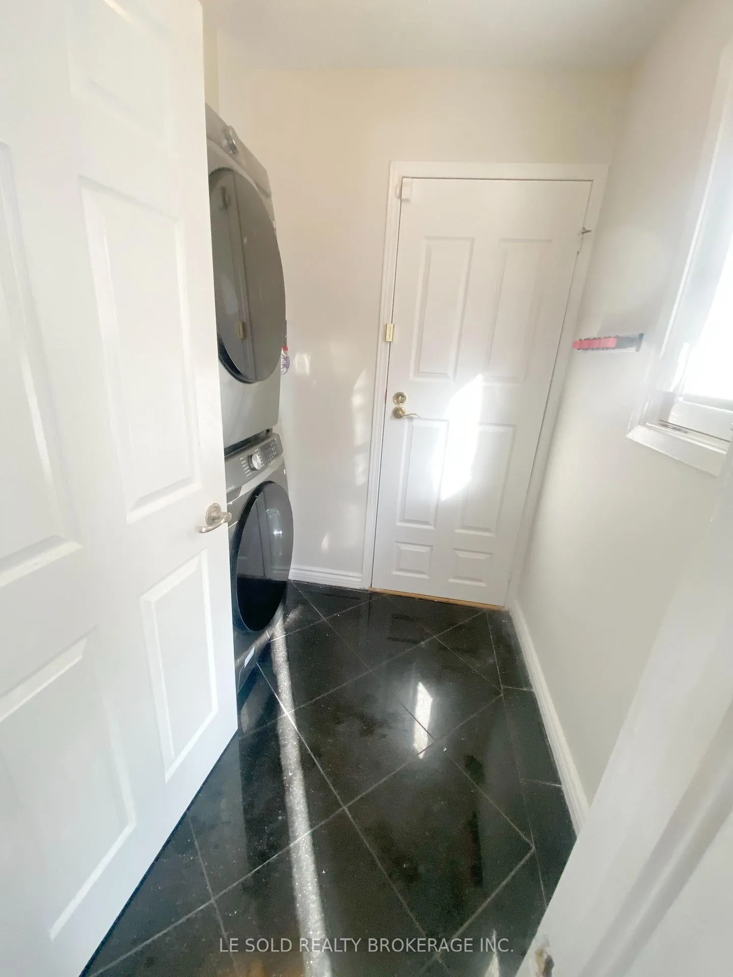 Photo 8 of Unit Upper, 110 Cimmaron Street, Markham, Middlefield — HOMEH
