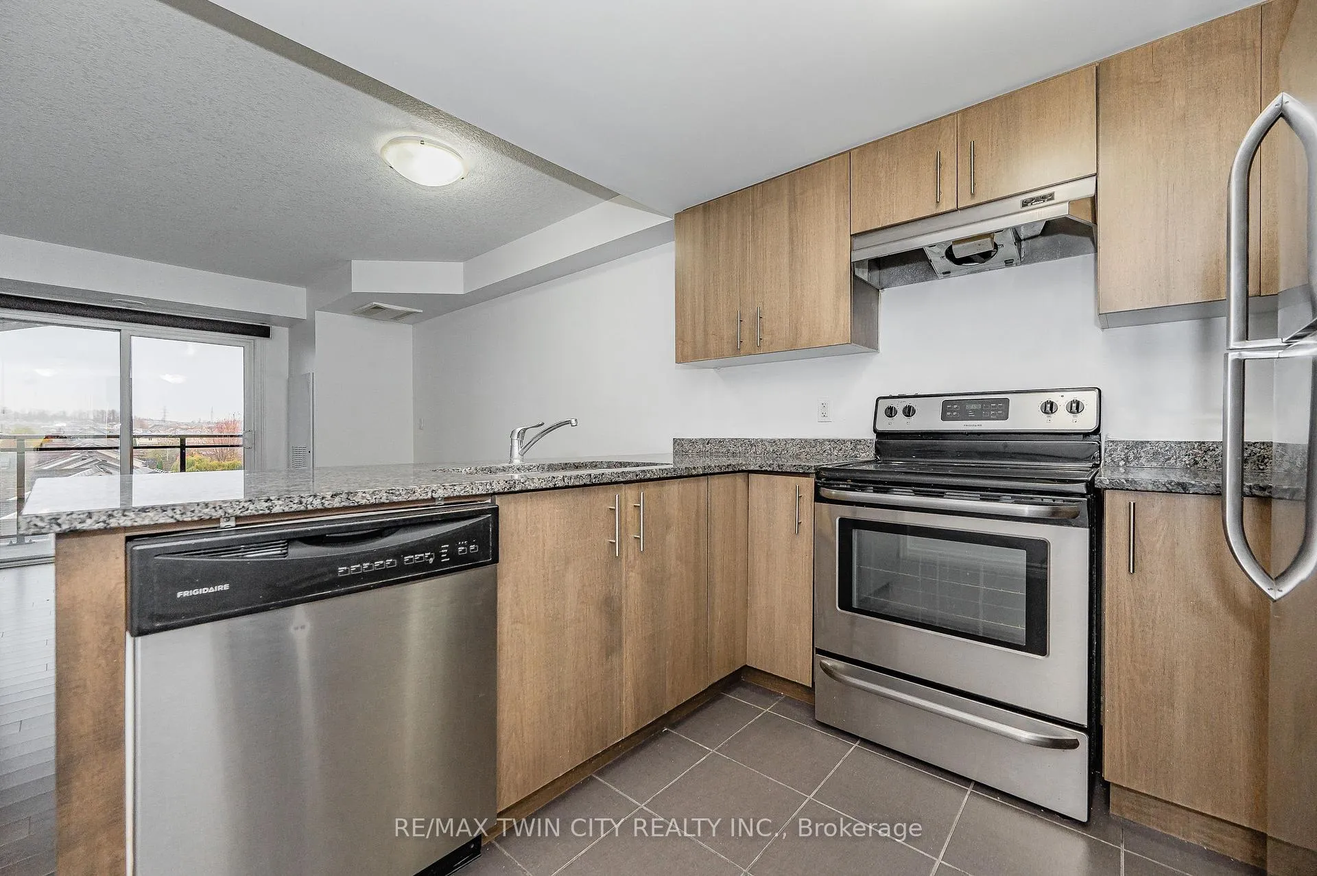 Photo 10 of Unit 410, 155 Commonwealth Street, Kitchener, Larentian West — HOMEH