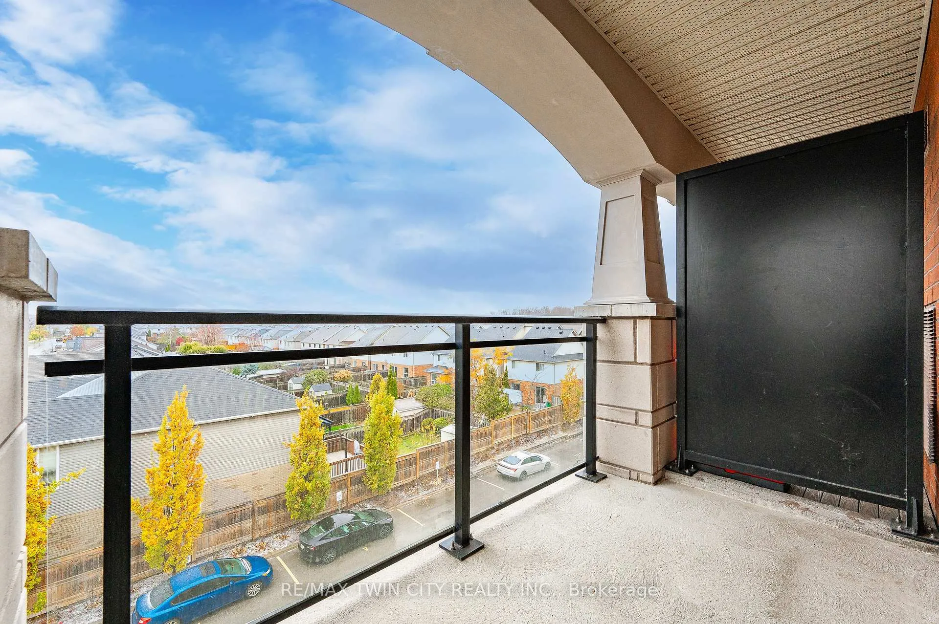 Photo 12 of Unit 410, 155 Commonwealth Street, Kitchener, Larentian West — HOMEH