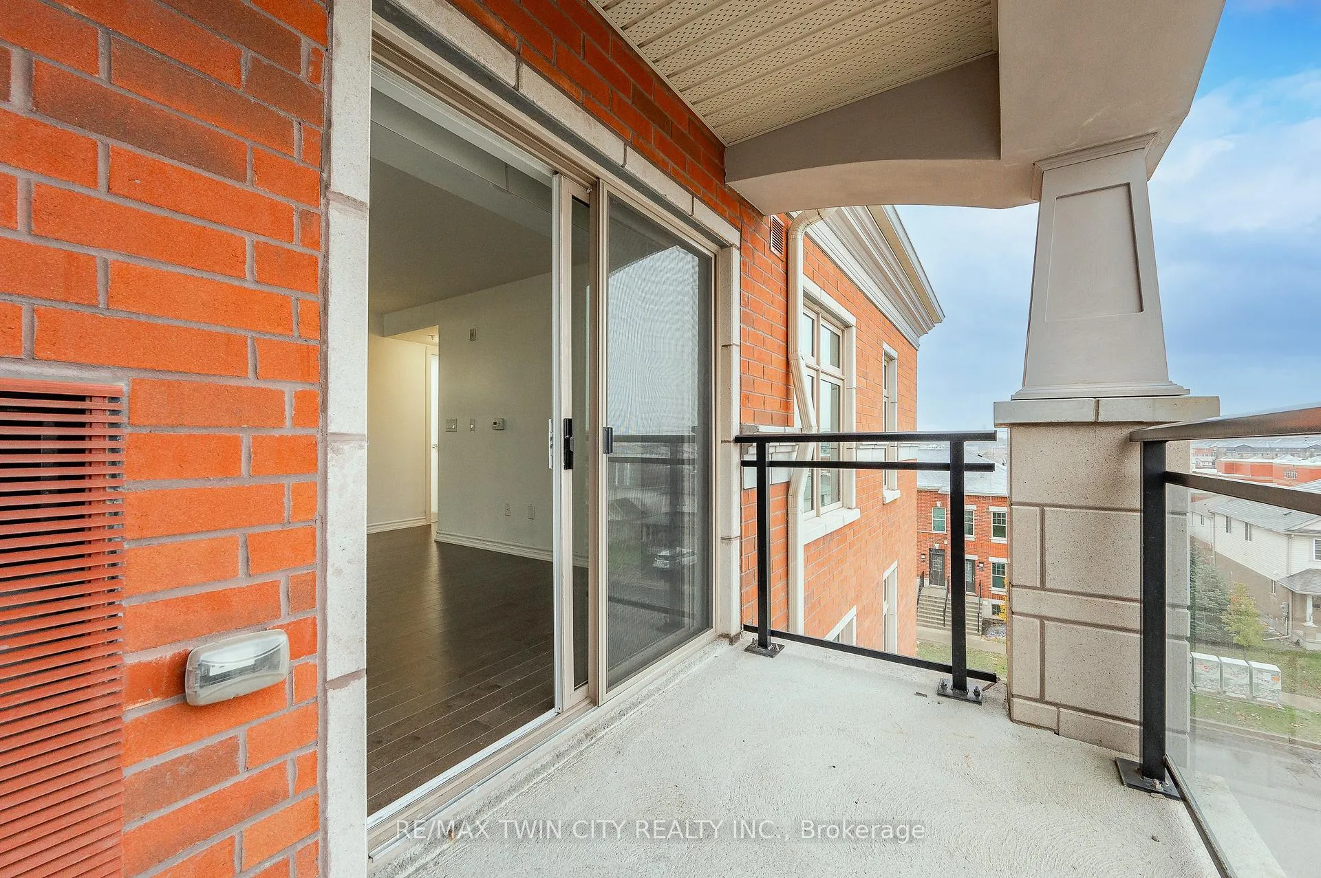 Photo 13 of Unit 410, 155 Commonwealth Street, Kitchener, Larentian West — HOMEH