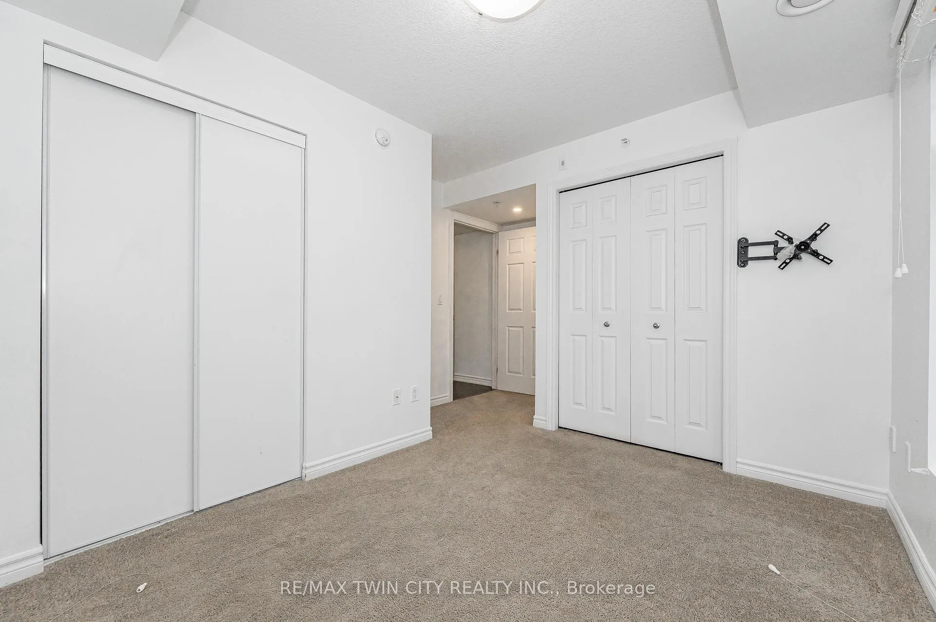Photo 15 of Unit 410, 155 Commonwealth Street, Kitchener, Larentian West — HOMEH