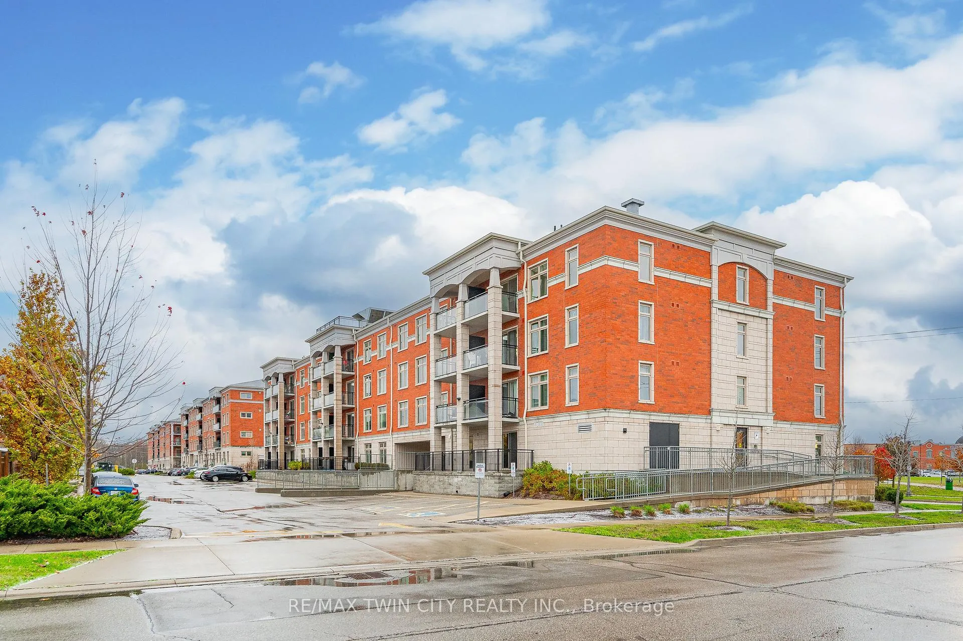 Photo 31 of Unit 410, 155 Commonwealth Street, Kitchener, Larentian West — HOMEH