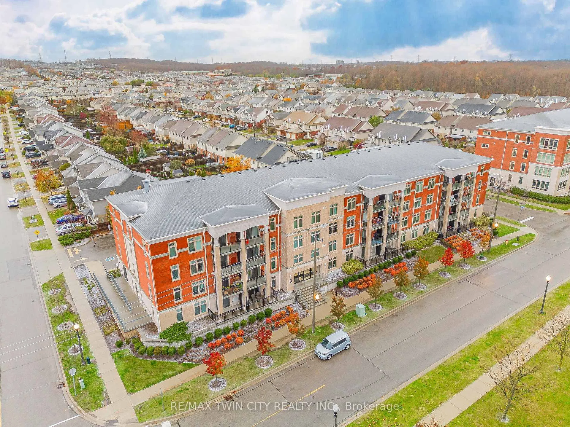 Photo 36 of Unit 410, 155 Commonwealth Street, Kitchener, Larentian West — HOMEH