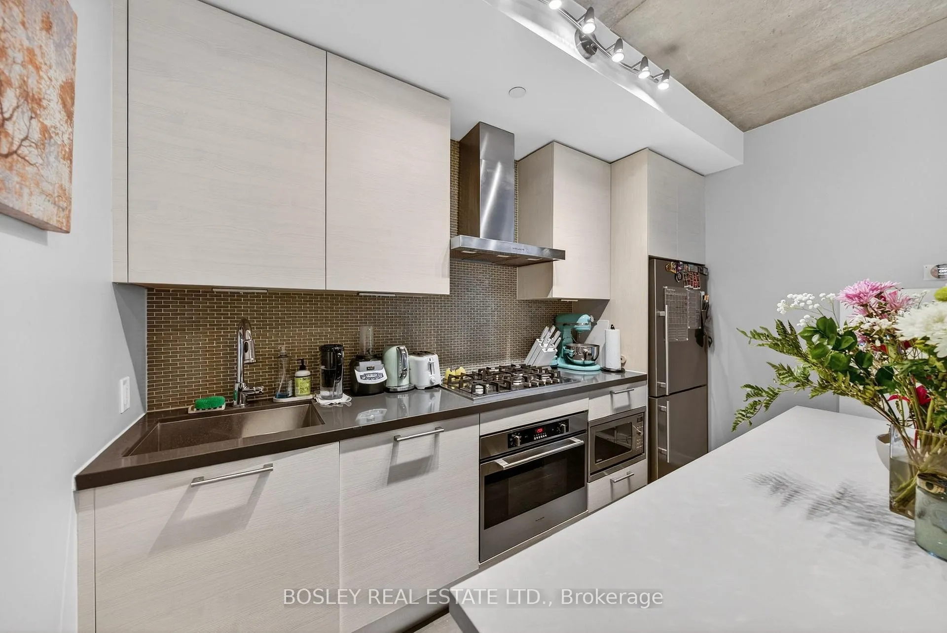 Photo 3 of Unit 301, 60 Haslett Avenue, Toronto, The Beaches — HOMEH