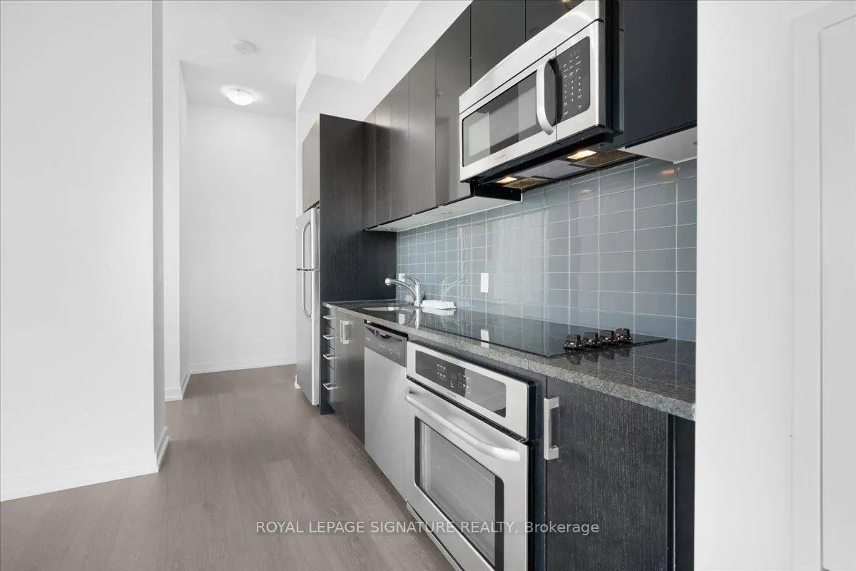 Photo 4 of Unit 3314, 98 Lillian Street, Toronto, Mount Pleasant West — HOMEH