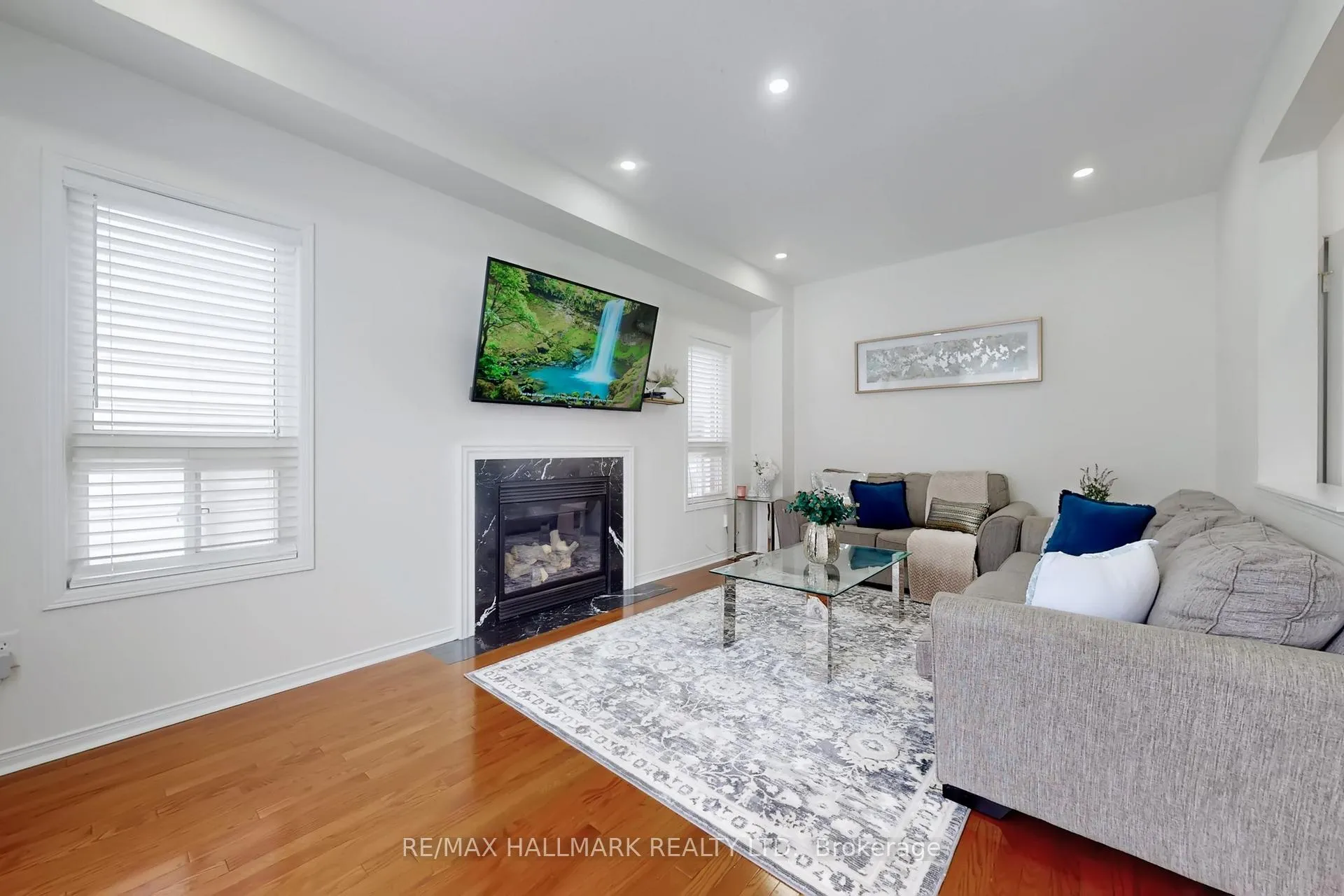 Photo 10 of 1348 Wallig Avenue, Oshawa, Taunton — HOMEH