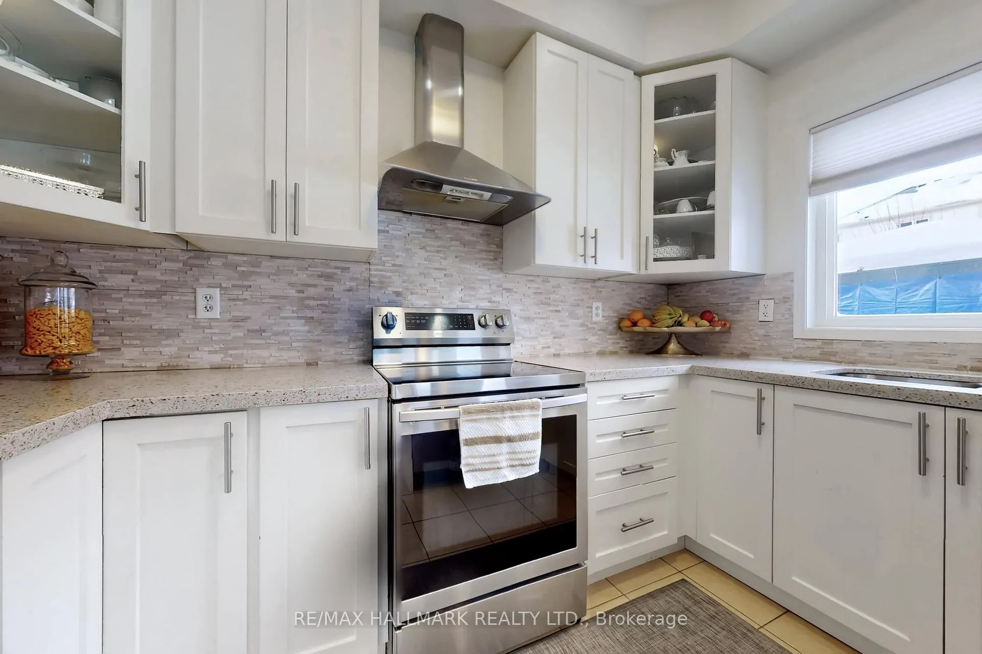 Photo 13 of 1348 Wallig Avenue, Oshawa, Taunton — HOMEH