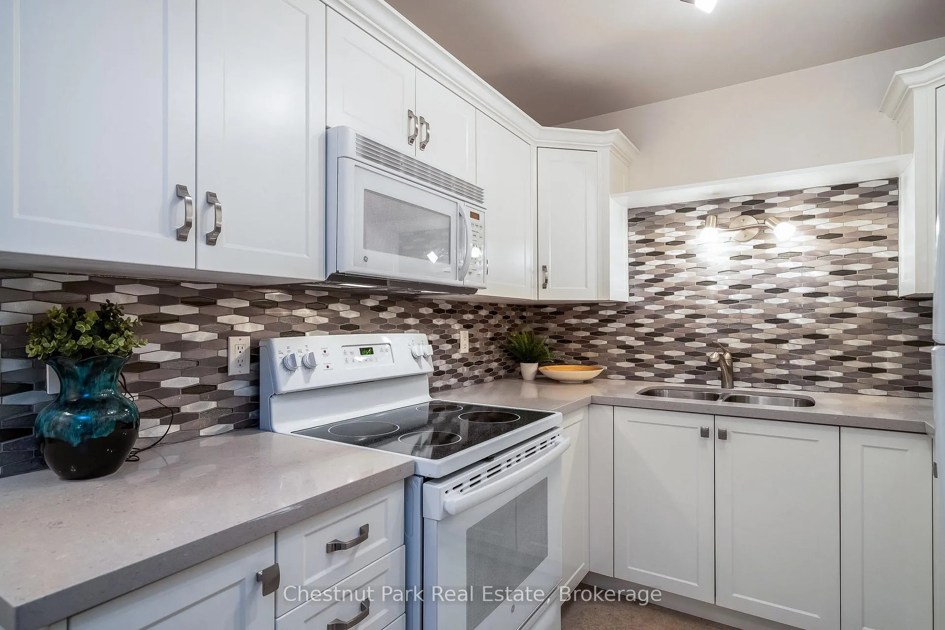 Photo 16 of 29 Trafalgar Road, Collingwood — HOMEH