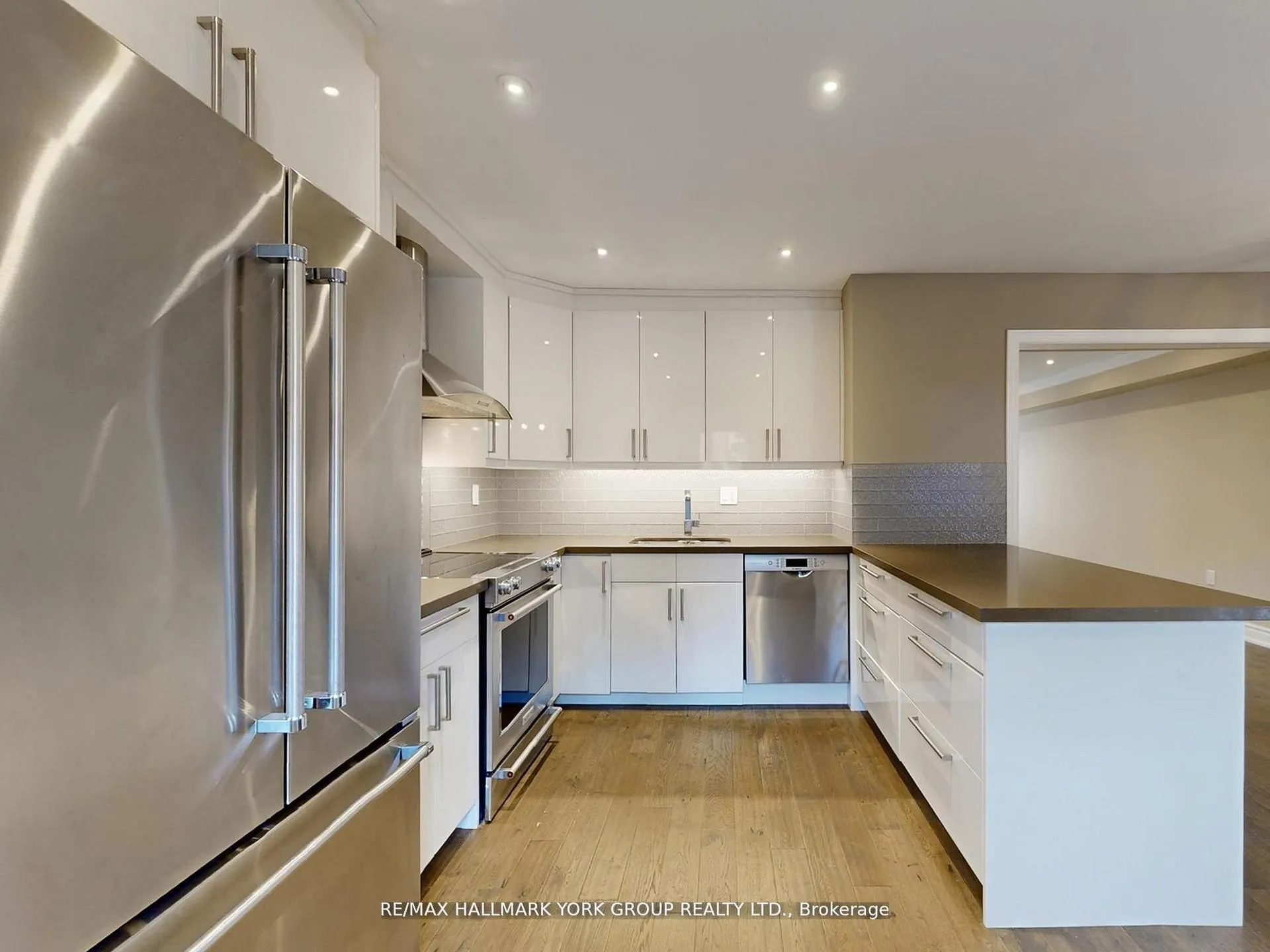 Photo 11 of 139 John West Way, Aurora, Bayview Wellington — HOMEH