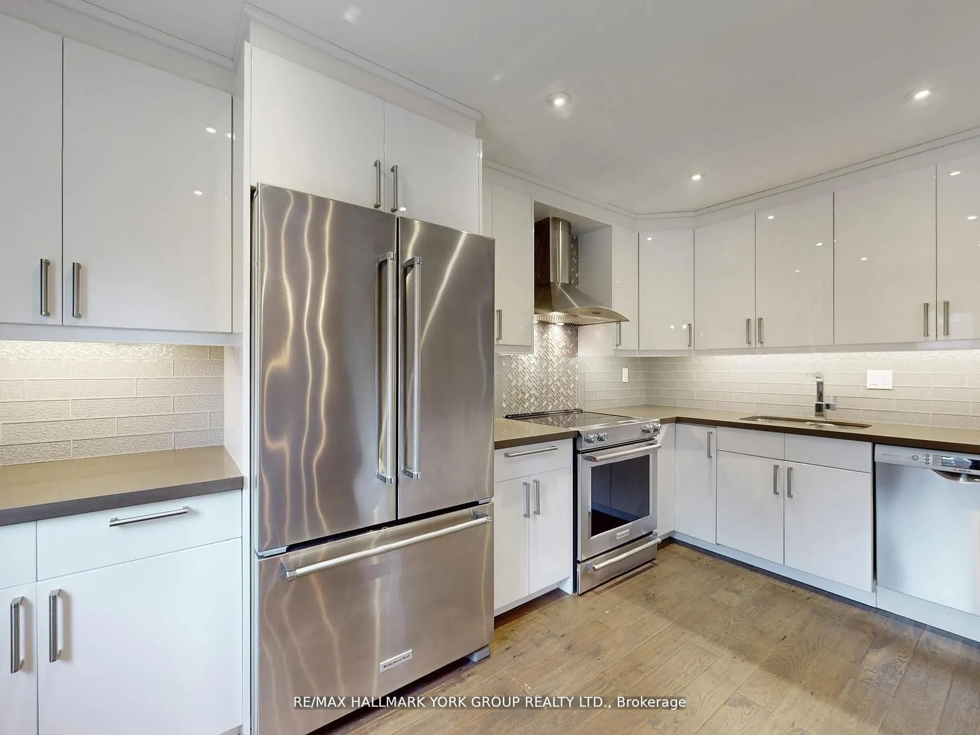 Photo 12 of 139 John West Way, Aurora, Bayview Wellington — HOMEH