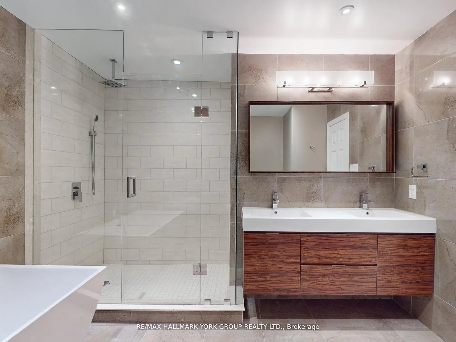 Photo 27 of 139 John West Way, Aurora, Bayview Wellington — HOMEH