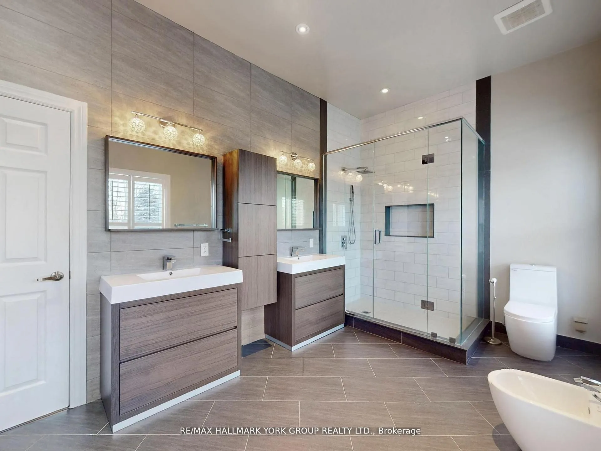Photo 37 of 139 John West Way, Aurora, Bayview Wellington — HOMEH