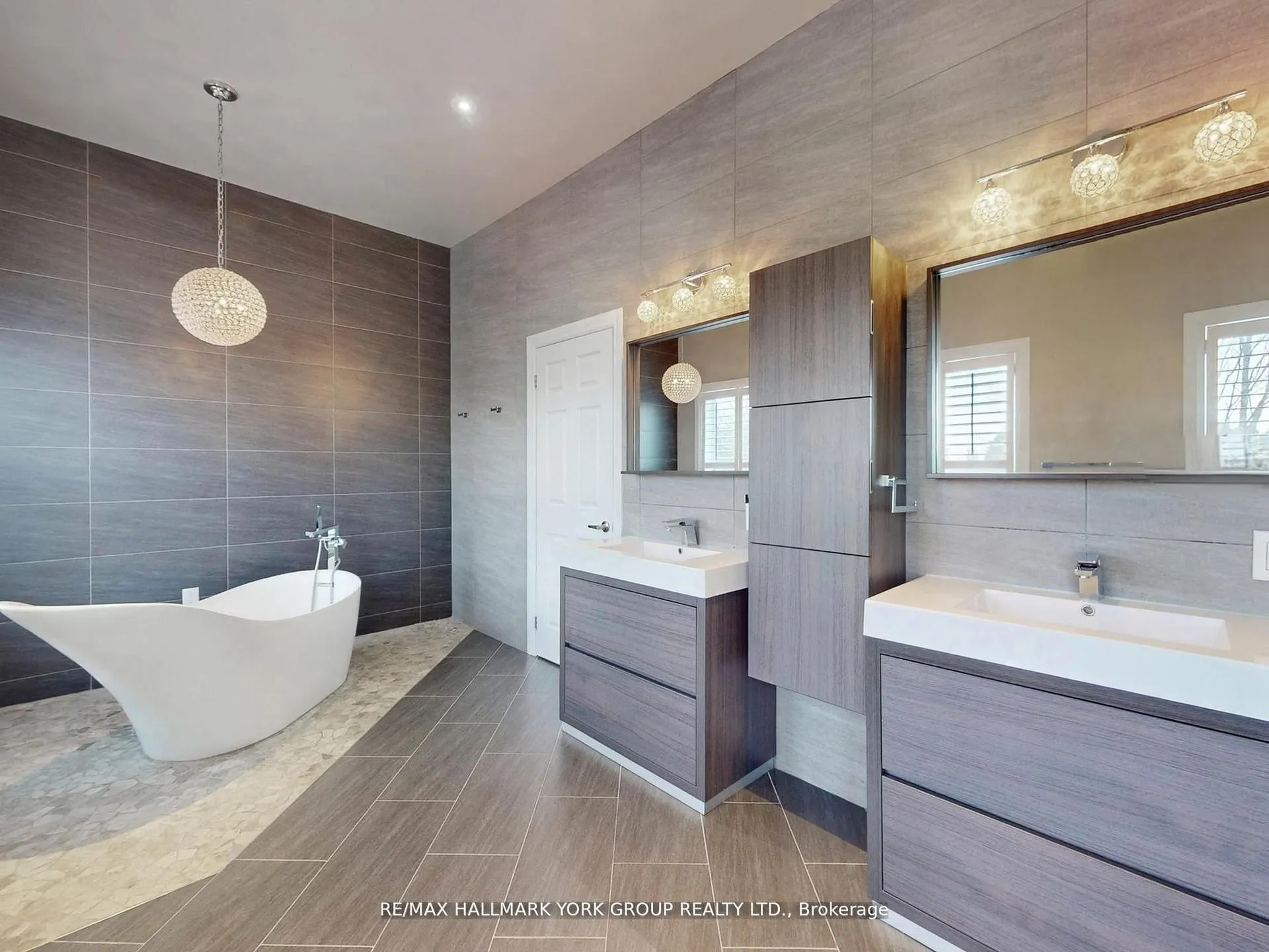 Photo 38 of 139 John West Way, Aurora, Bayview Wellington — HOMEH