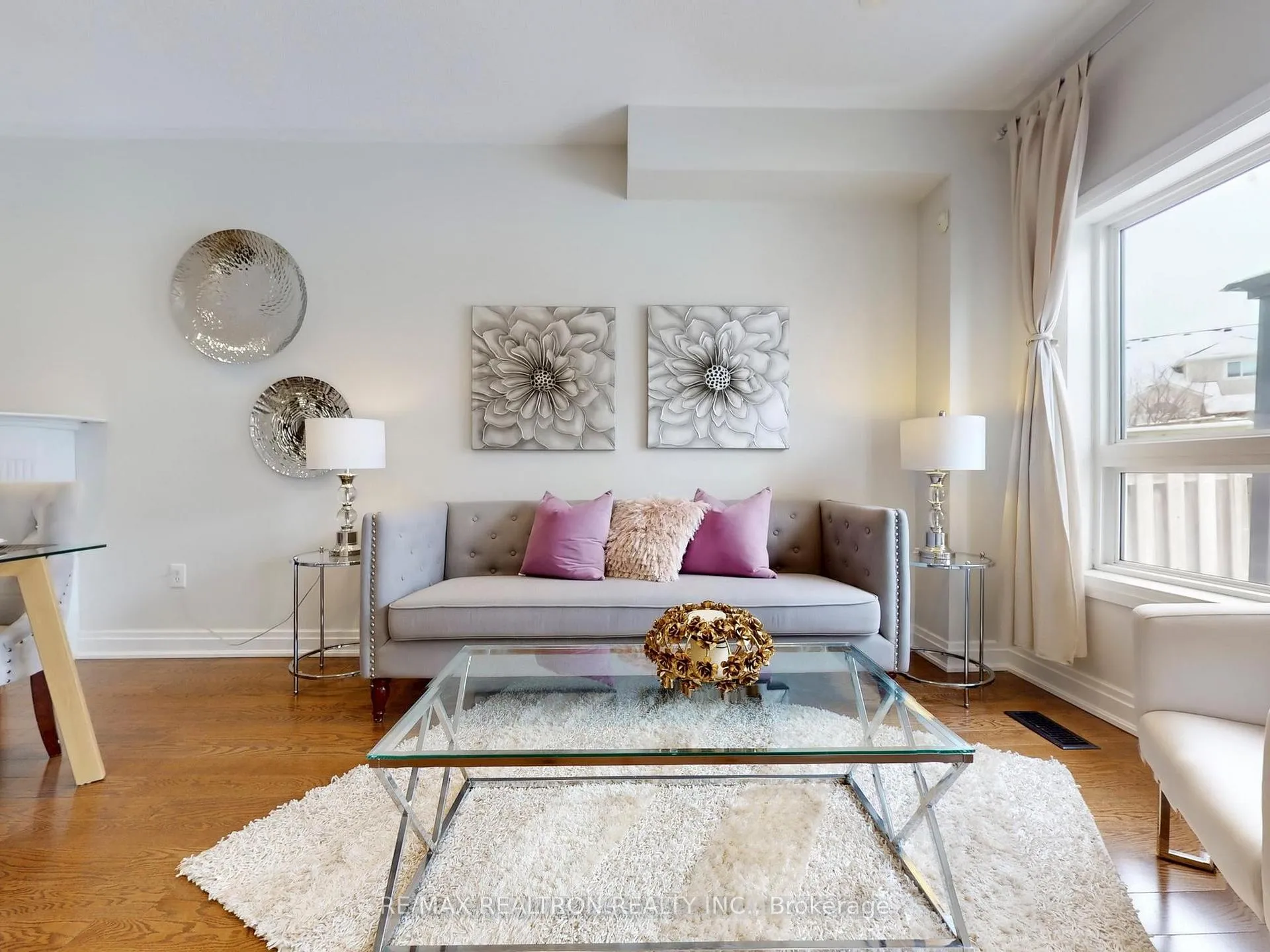 Photo 6 of 4 Wessex Drive, Whitby, Brooklin — HOMEH