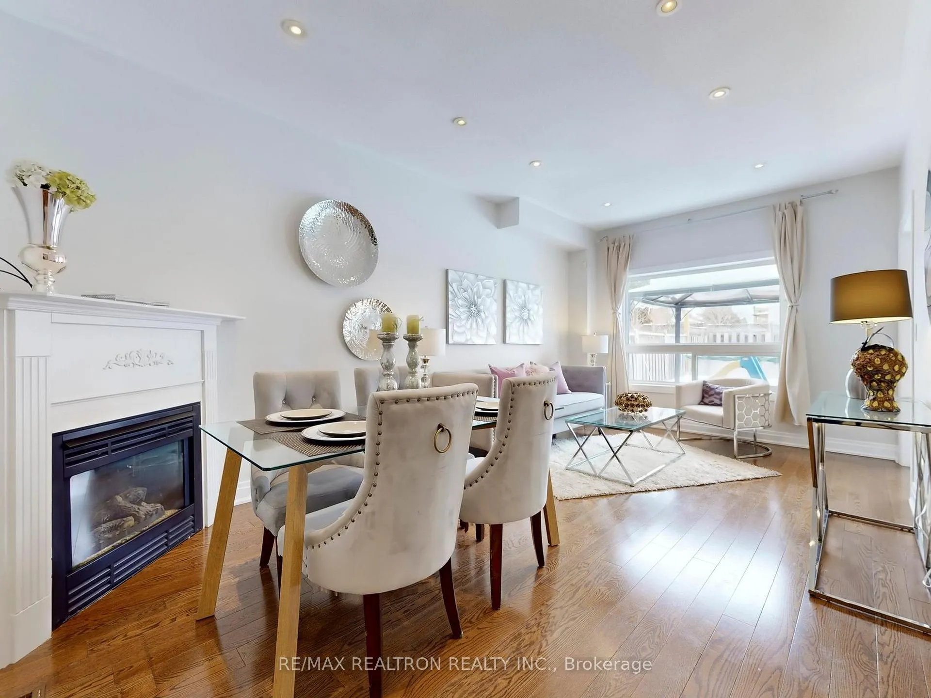 Photo 10 of 4 Wessex Drive, Whitby, Brooklin — HOMEH