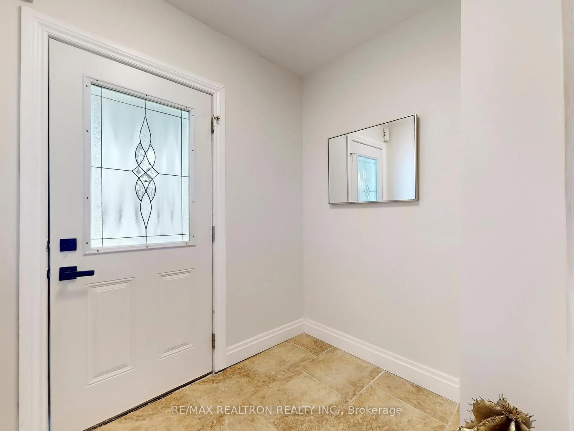 Photo 19 of 4 Wessex Drive, Whitby, Brooklin — HOMEH