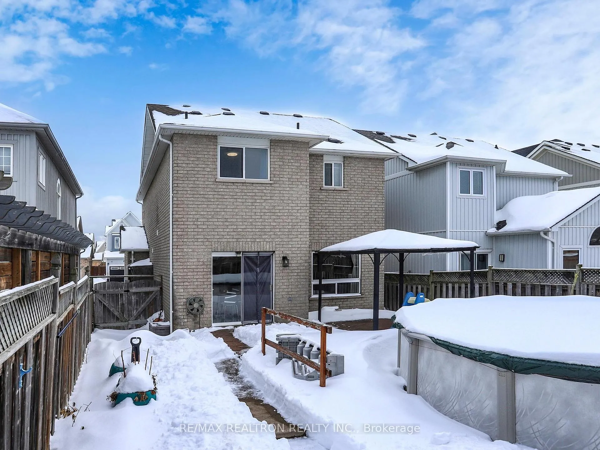 Photo 37 of 4 Wessex Drive, Whitby, Brooklin — HOMEH