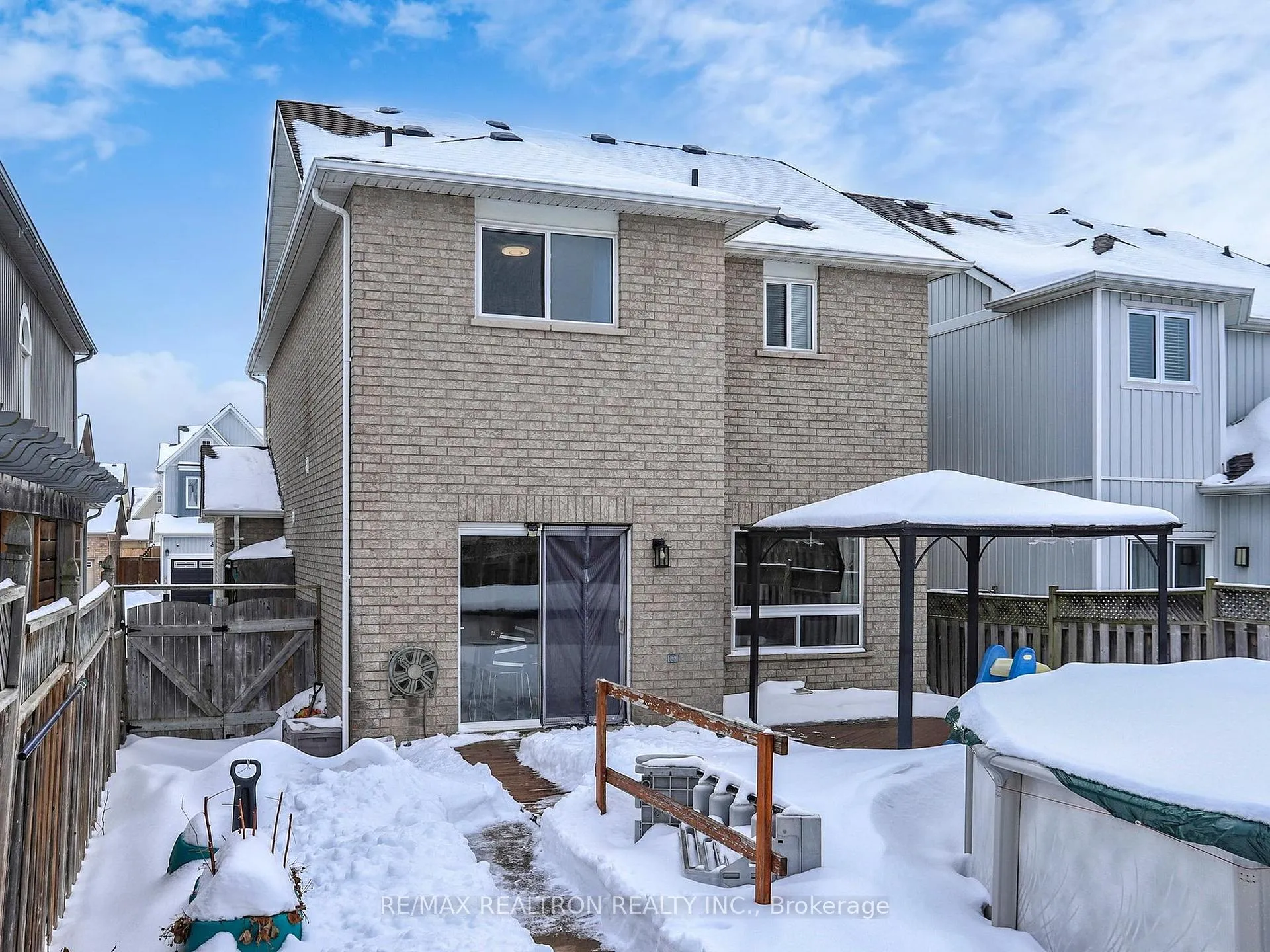 Photo 38 of 4 Wessex Drive, Whitby, Brooklin — HOMEH