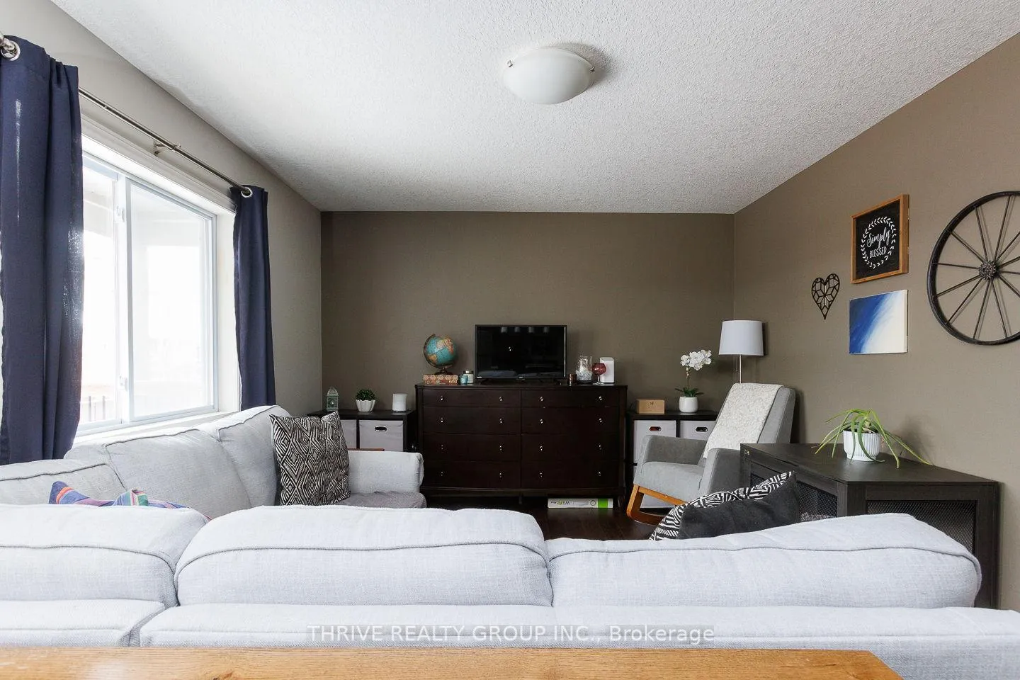 Photo 4 of 33 Abbott Street, Strathroy-Caradoc, SE — HOMEH