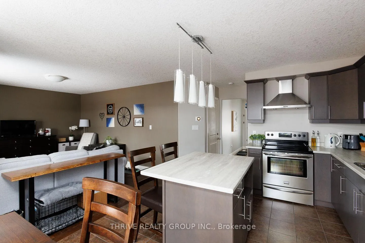 Photo 5 of 33 Abbott Street, Strathroy-Caradoc, SE — HOMEH