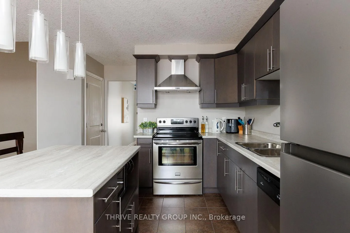 Photo 6 of 33 Abbott Street, Strathroy-Caradoc, SE — HOMEH