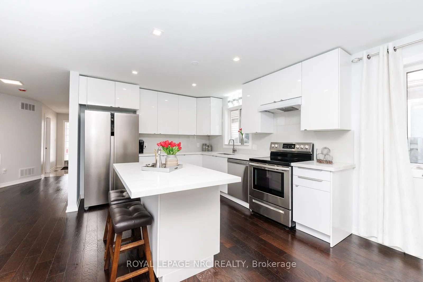 Photo 4 of 4A Wood Street, St. Catharines, Fairview — HOMEH