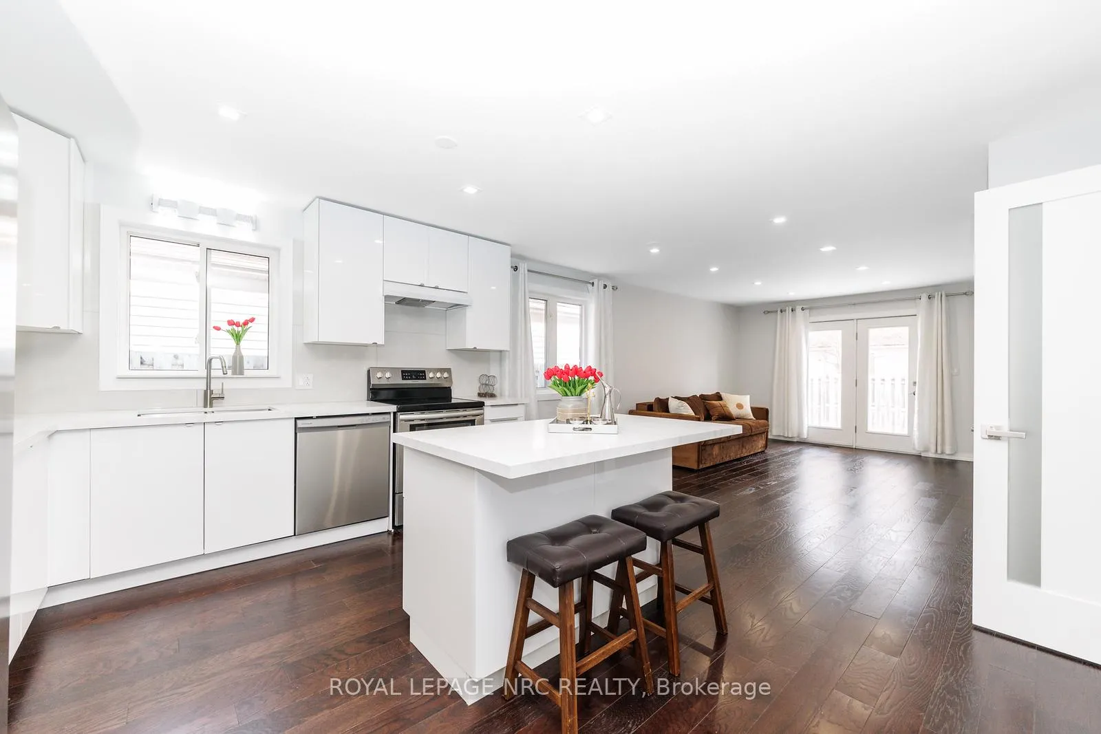 Photo 6 of 4A Wood Street, St. Catharines, Fairview — HOMEH
