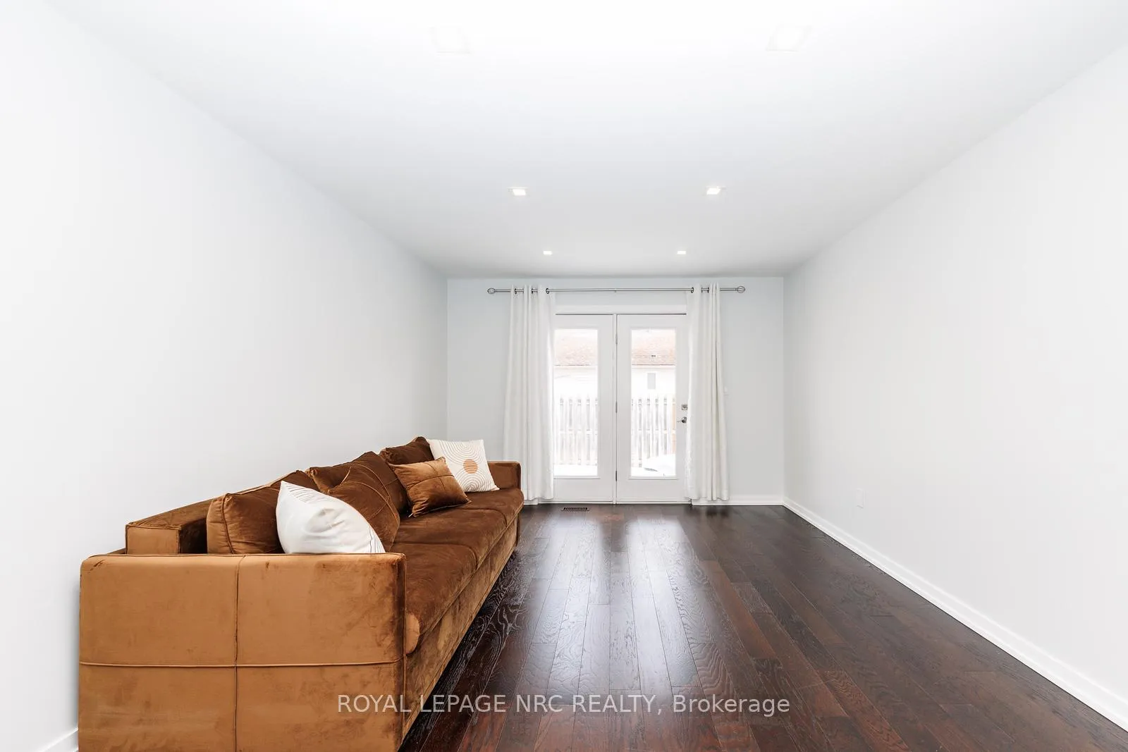Photo 9 of 4A Wood Street, St. Catharines, Fairview — HOMEH