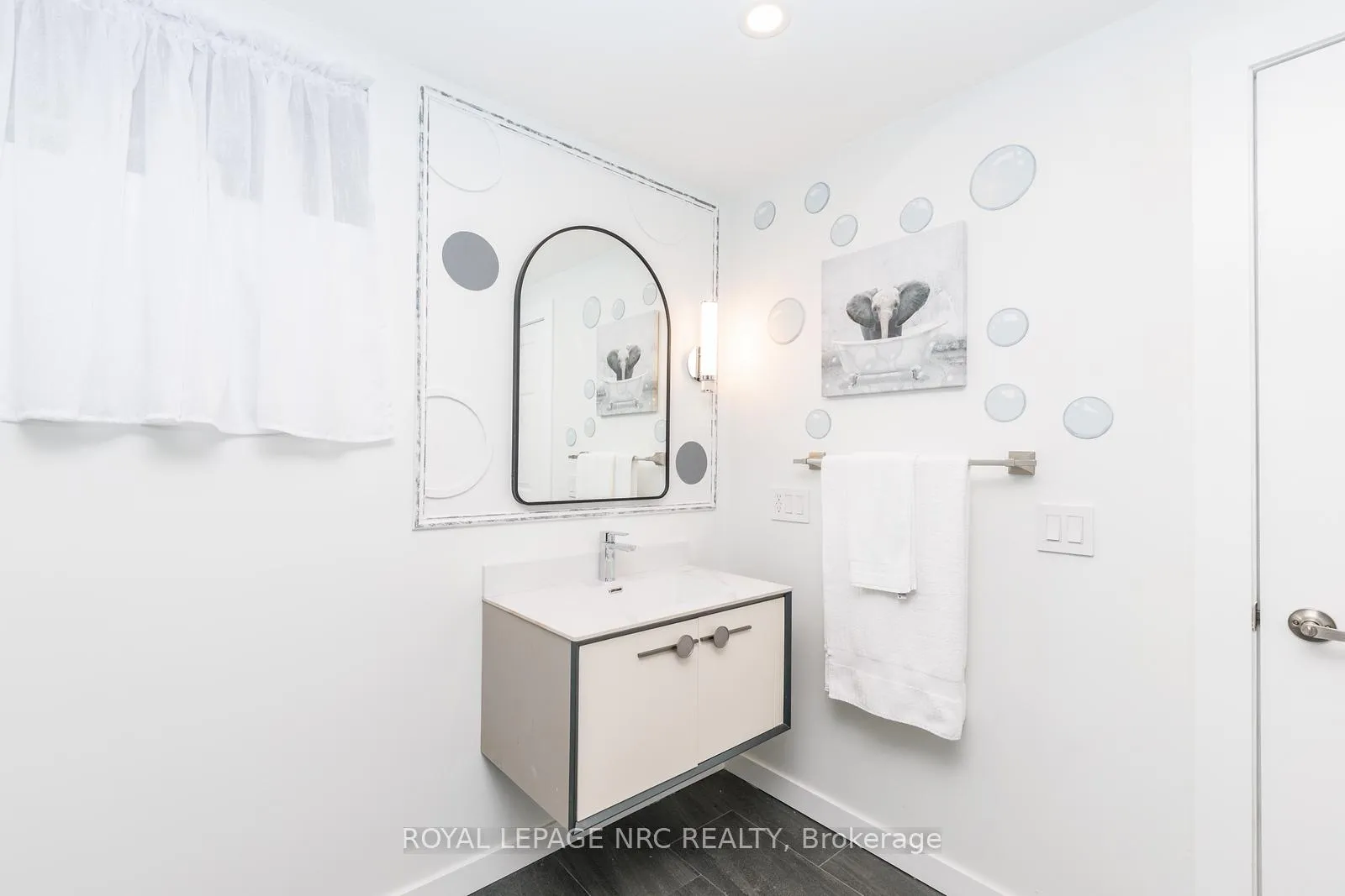 Photo 16 of 4A Wood Street, St. Catharines, Fairview — HOMEH