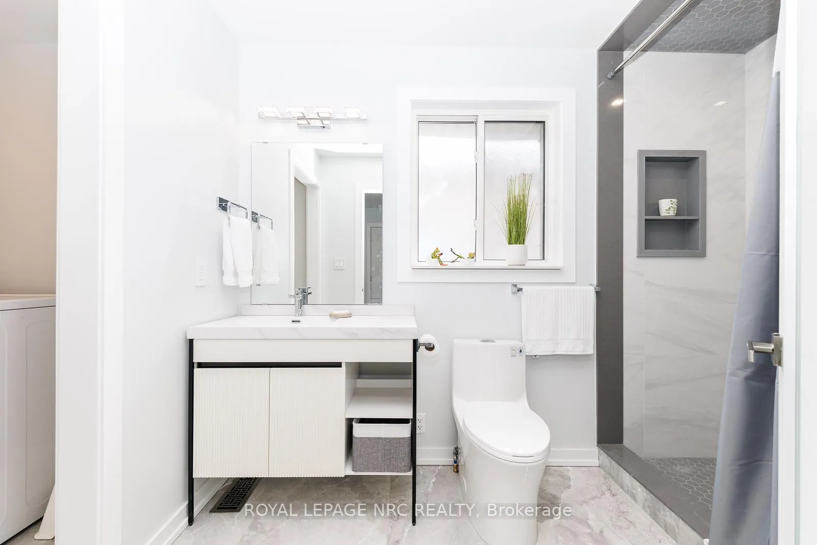 Photo 25 of 4A Wood Street, St. Catharines, Fairview — HOMEH