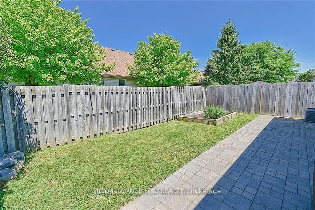 Photo 31 of 4A Wood Street, St. Catharines, Fairview — HOMEH