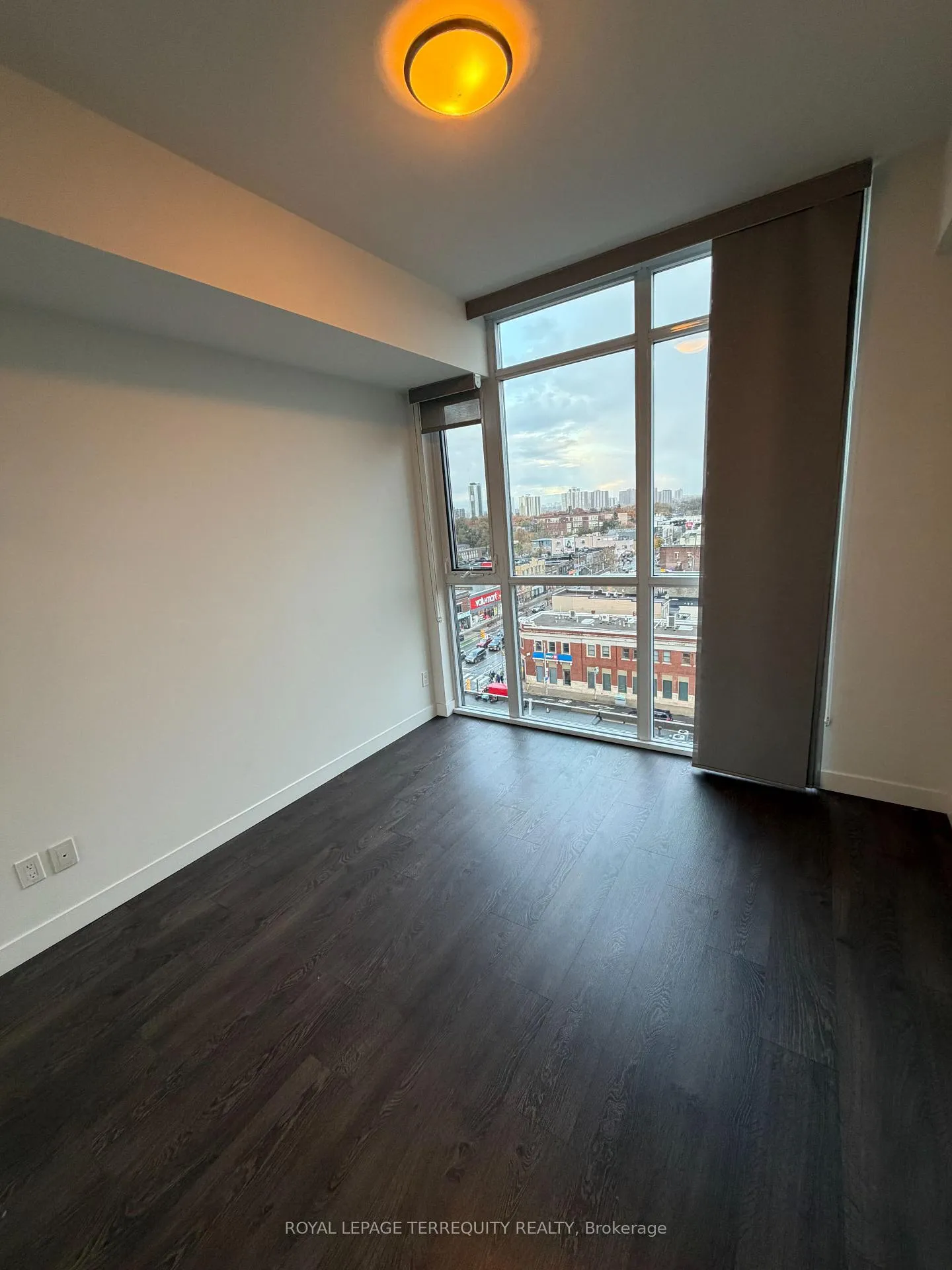 Photo 1 of Unit 910, 2055 Danforth Avenue, Toronto, Woodbine Corridor — HOMEH
