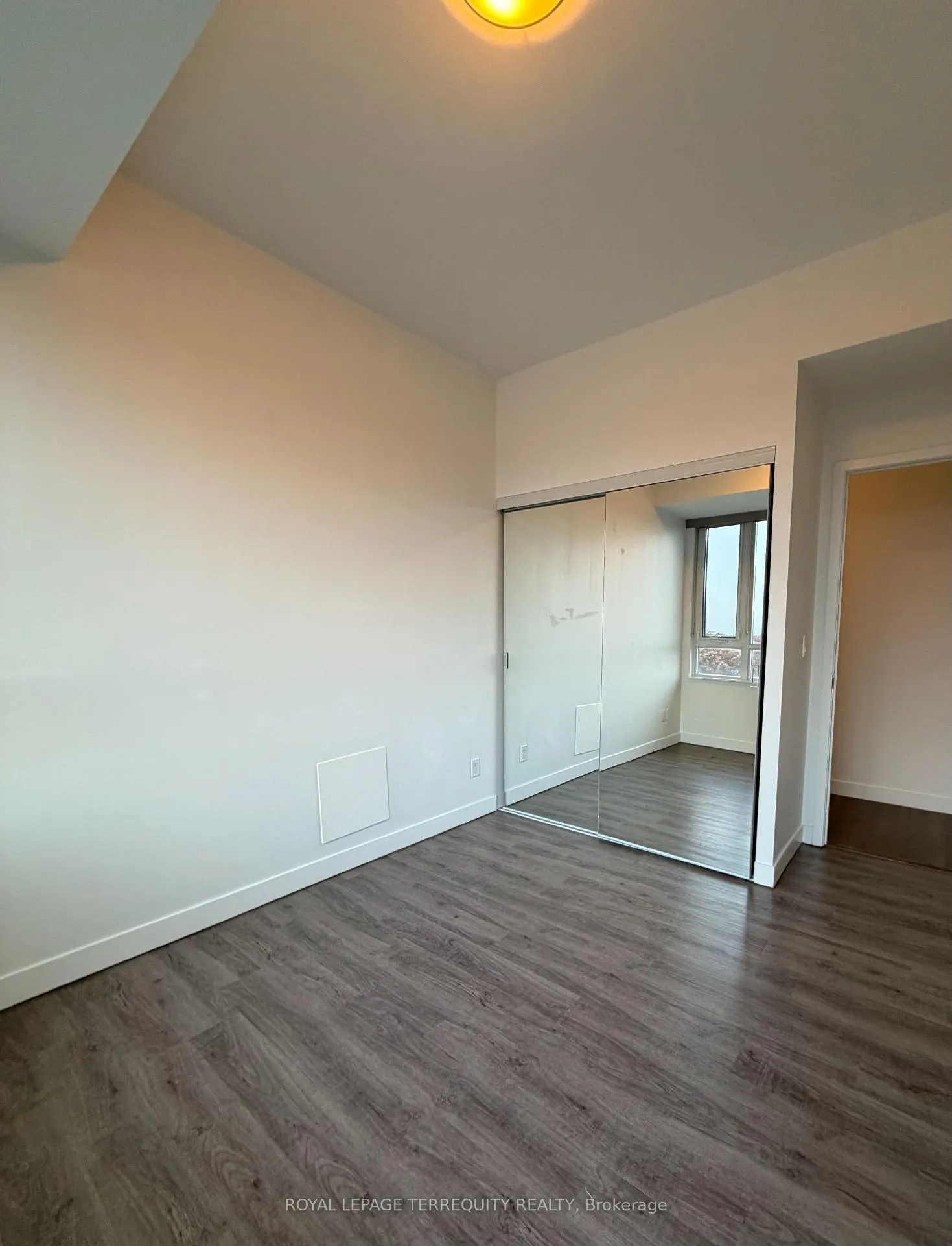 Photo 5 of Unit 910, 2055 Danforth Avenue, Toronto, Woodbine Corridor — HOMEH