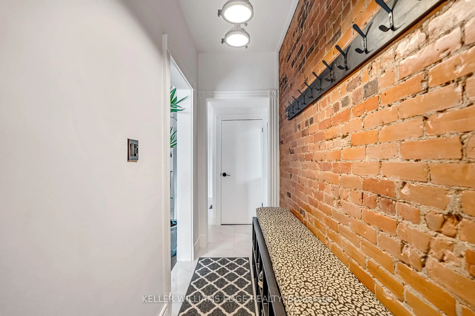 Photo 3 of 188 Bay Street N, Hamilton, Central — HOMEH