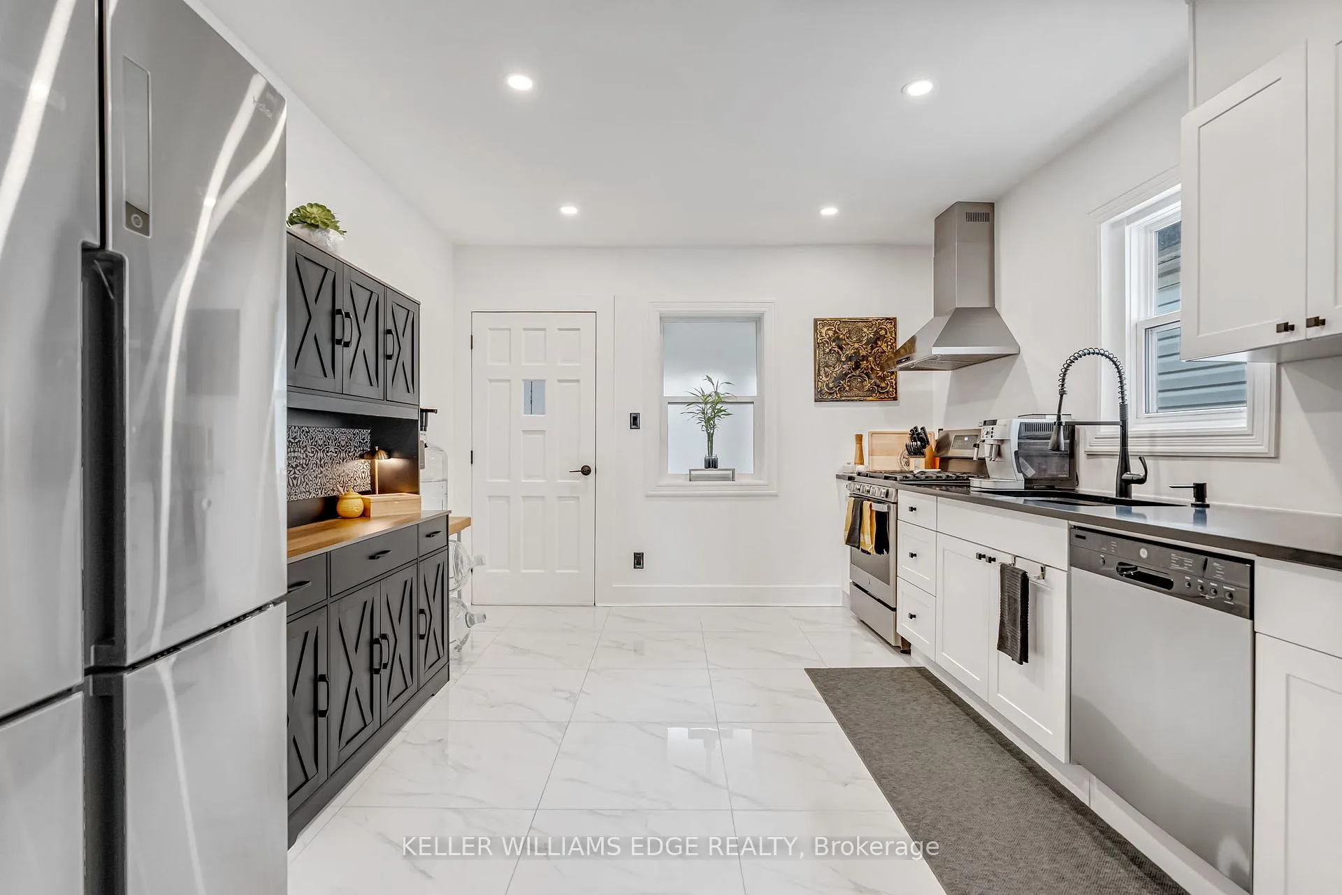 Photo 10 of 188 Bay Street N, Hamilton, Central — HOMEH